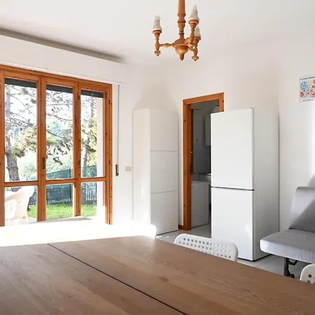 S077 - Sirolo, Trilocale Con Giardino In Centro Sirolo