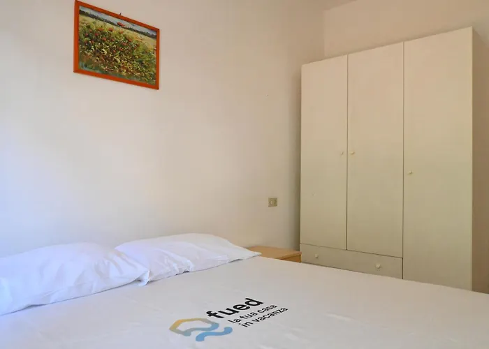 S077 - Sirolo, Trilocale Con Giardino In Centro *