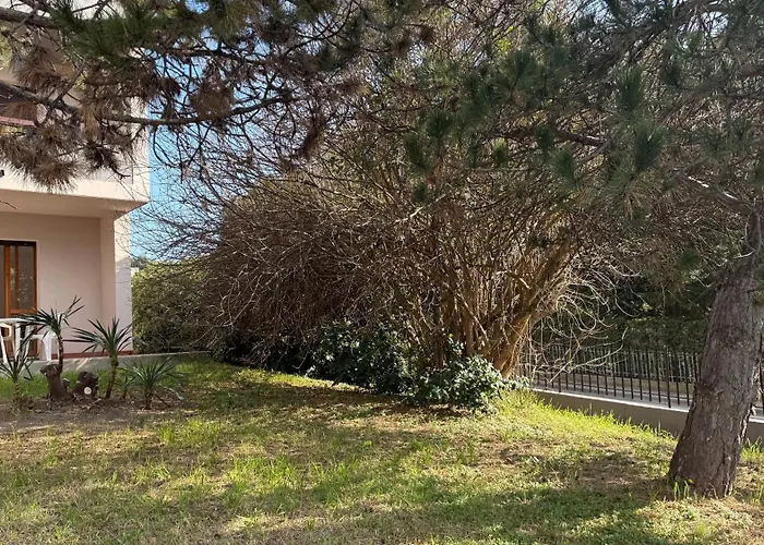 S077 - Sirolo, Trilocale Con Giardino In Centro