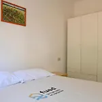 S077 - Sirolo, Trilocale Con Giardino In Centro *