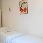 شقة S077 - Sirolo, Trilocale Con Giardino In Centro