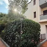شقة S077 - Sirolo, Trilocale Con Giardino In Centro