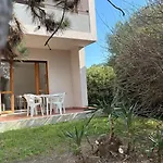 S077 - Sirolo, Trilocale Con Giardino In Centro سيرولو