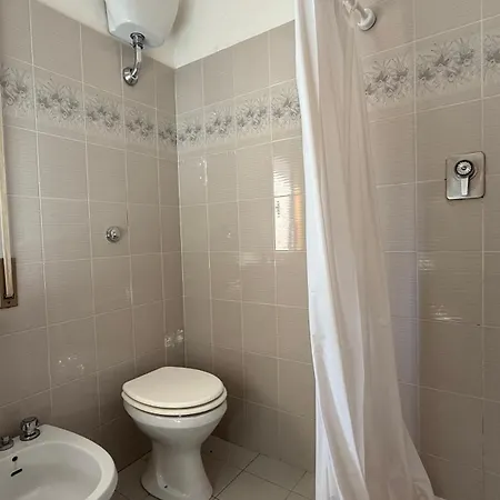 S077 - Sirolo, Trilocale Con Giardino In Centro Apartment *