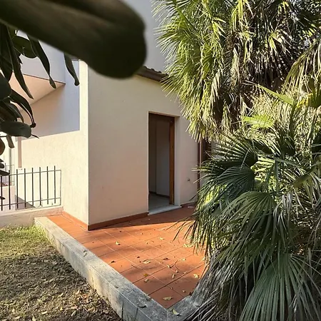 S077 - Sirolo, Trilocale Con Giardino In Centro Apartamento *