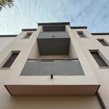 Apartamento S077 - Sirolo, Trilocale Con Giardino In Centro